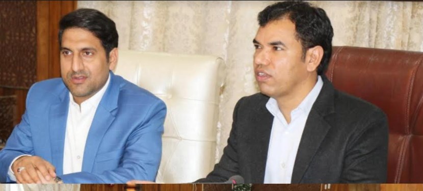 Comm Secy Revenue reviews distribution of Land Passbooks in Srinagar District